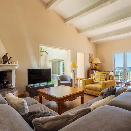 Manureva By Interhome